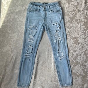 Bluenotes Jordan - Distressed Low Rise Curvy Ankle Jegging